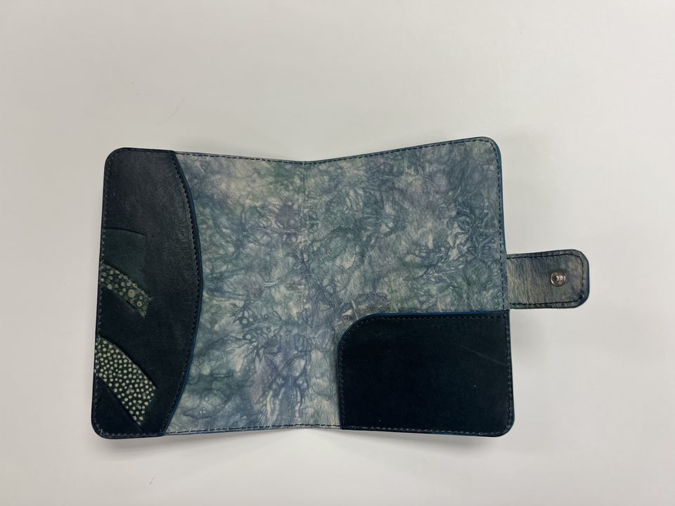 ノートカバー（裏側）　レザークラフト教室　革工芸教室