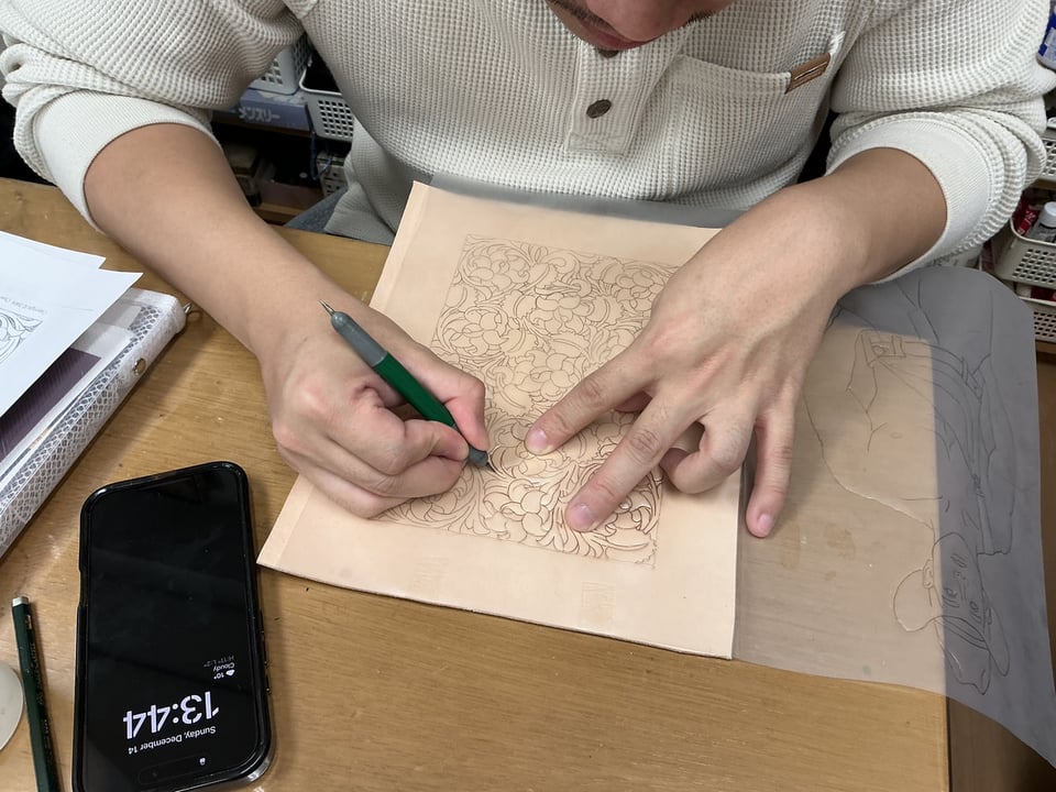 レザーカービング　レザークラフト教室　革工芸教室