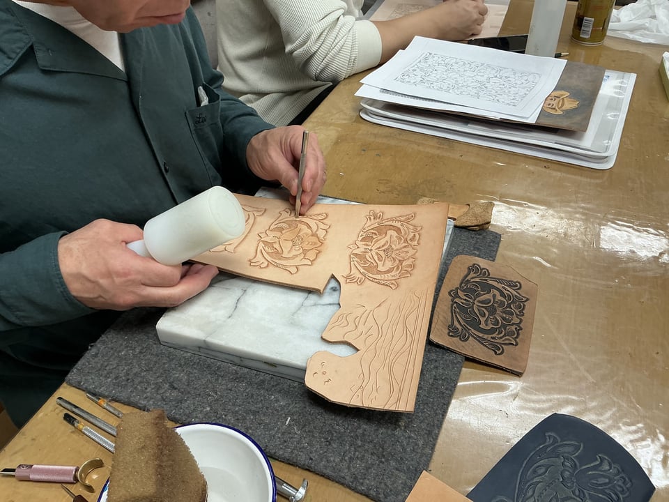 カービング基礎　レザークラフト教室　革工芸教室
