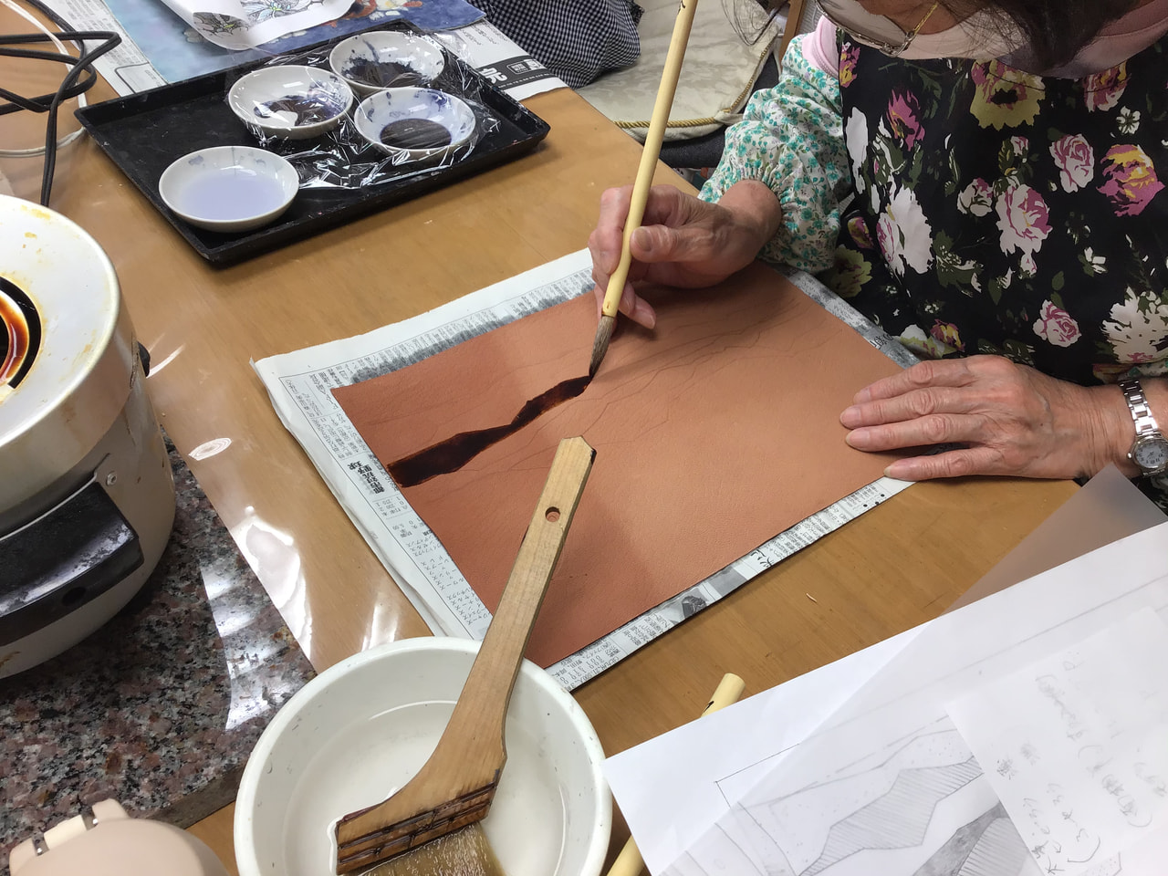 レザークラフト教室　金曜ろうけつ染めクラス