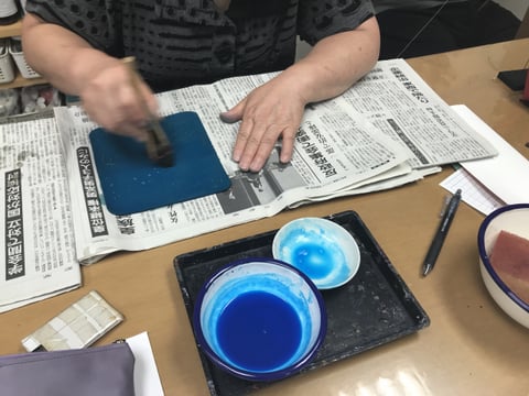 携帯ケース染色　レザークラフト教室　革工芸教室