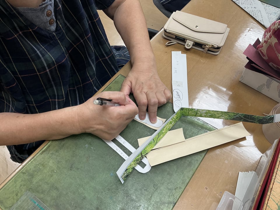 バッグ仕立て　レザークラフト教室　革工芸教室