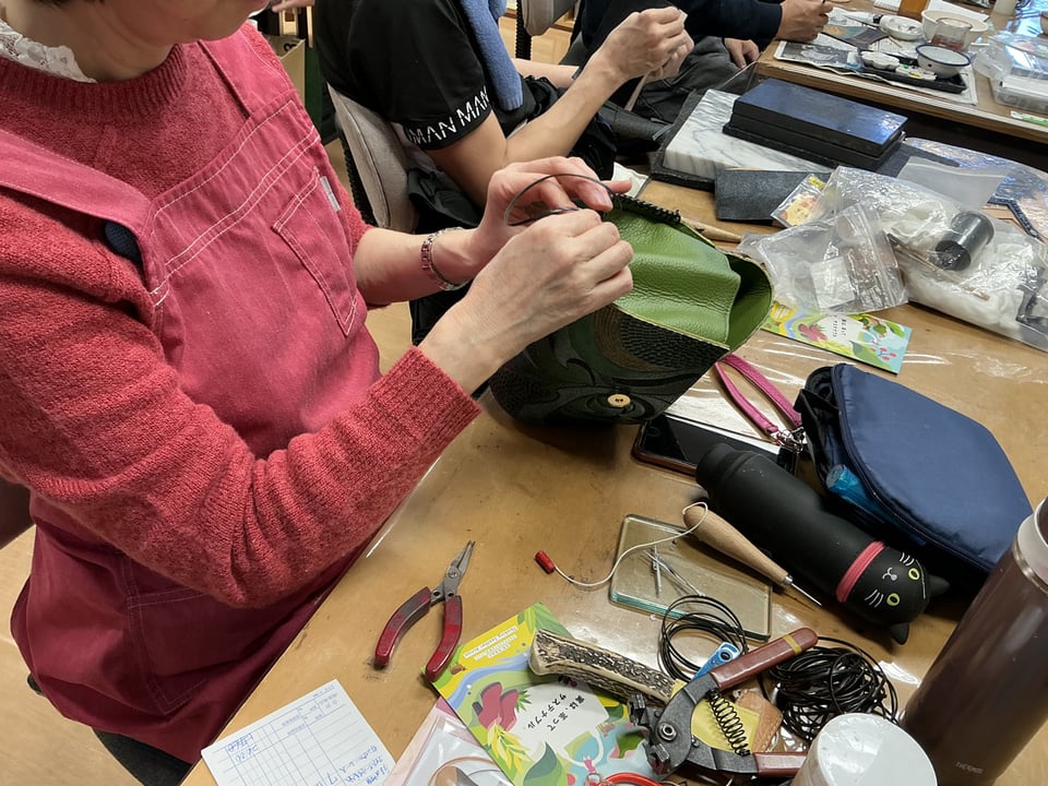 バッグ仕立て　レザークラフト教室　革工芸教室