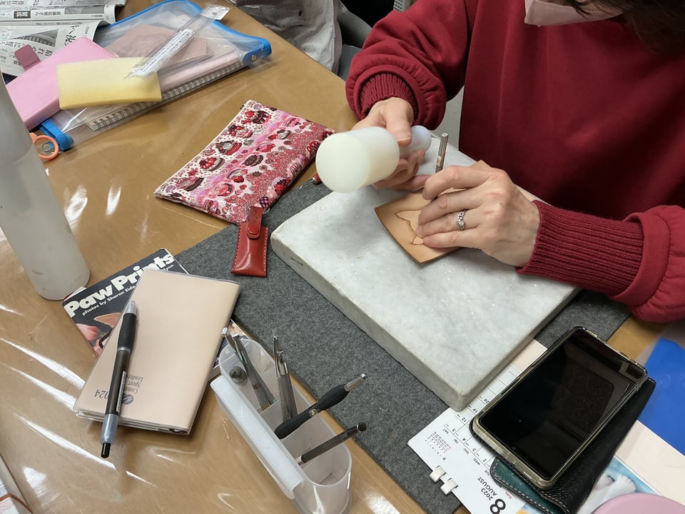 フィギュアカービング　レザークラフト教室　革工芸教室