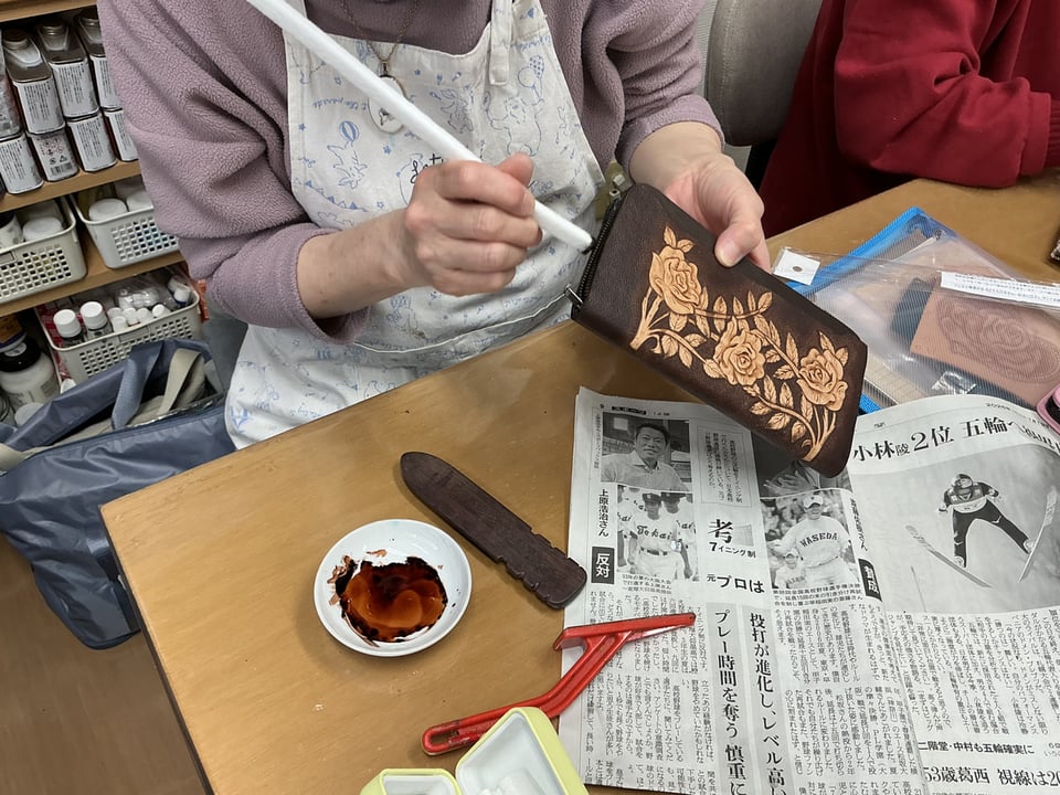 ラウンド札入れ　レザークラフト教室　革工芸教室