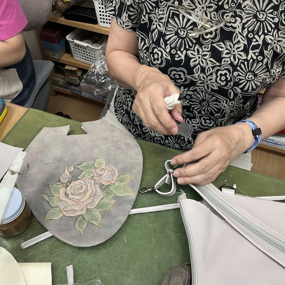 バッグ仕立て　レザークラフト教室　革工芸教室