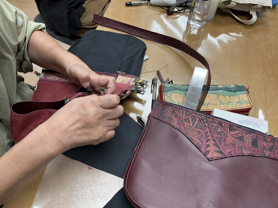 バッグ仕立て　レザークラフト教室　革工芸教室