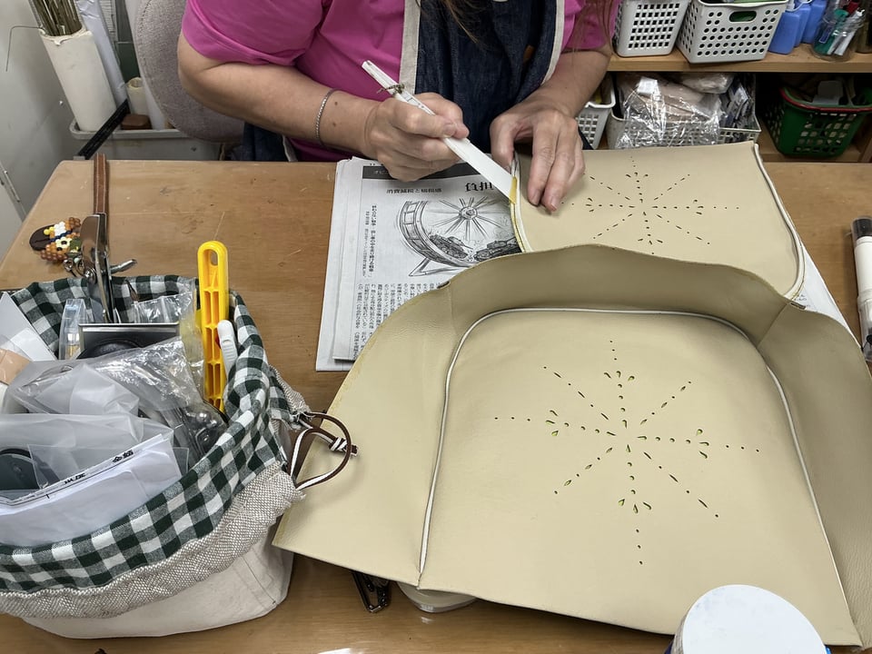 バッグ仕立て　レザークラフト教室　革工芸教室