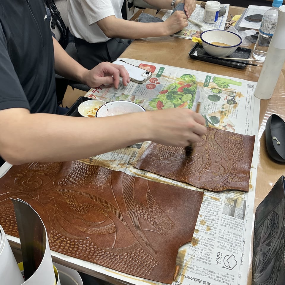 ポシェット仕立て　レザークラフト教室　革工芸教室
