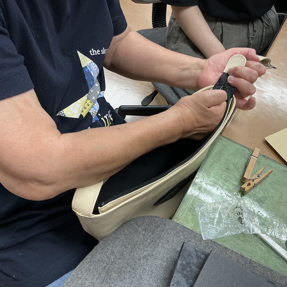 バッグ仕立て　レザークラフト教室　革工芸教室