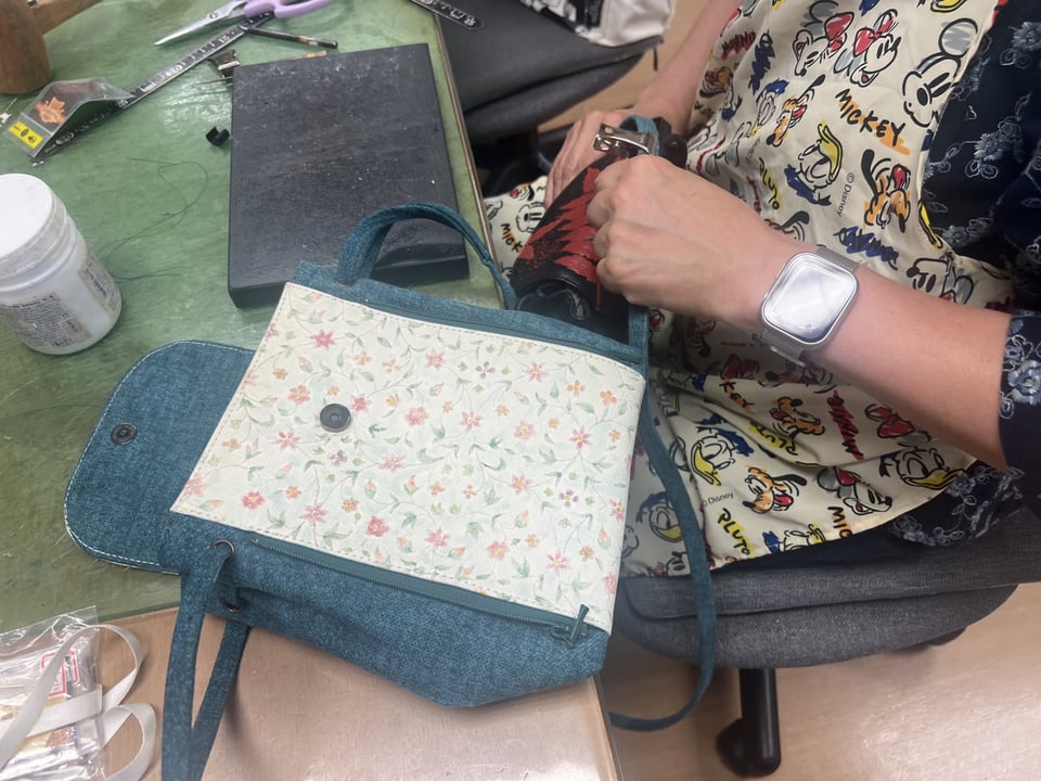 バッグ仕立て　レザークラフト教室　革工芸教室