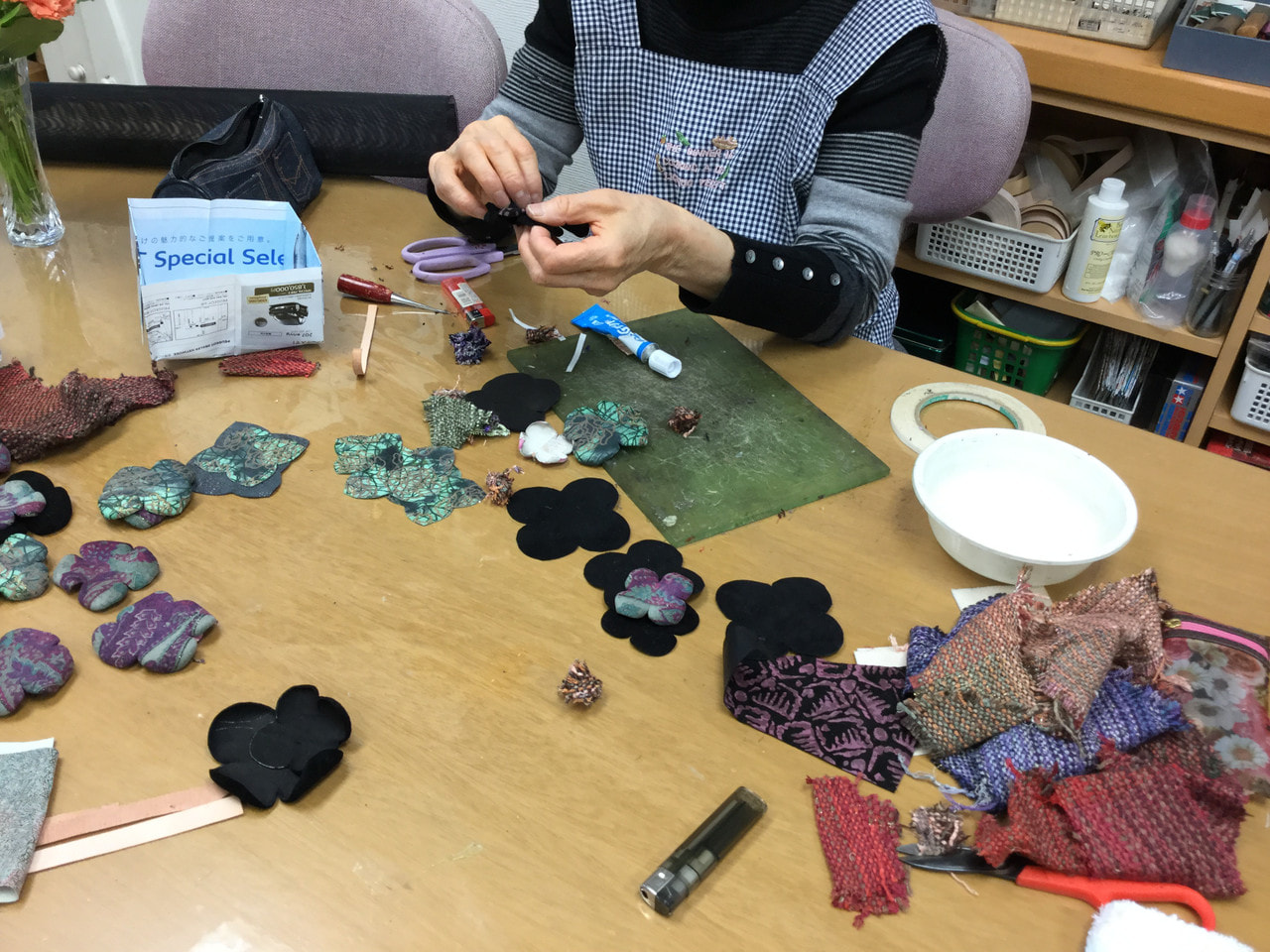 レザークラフト教室・　水曜クラス　４月第１回目