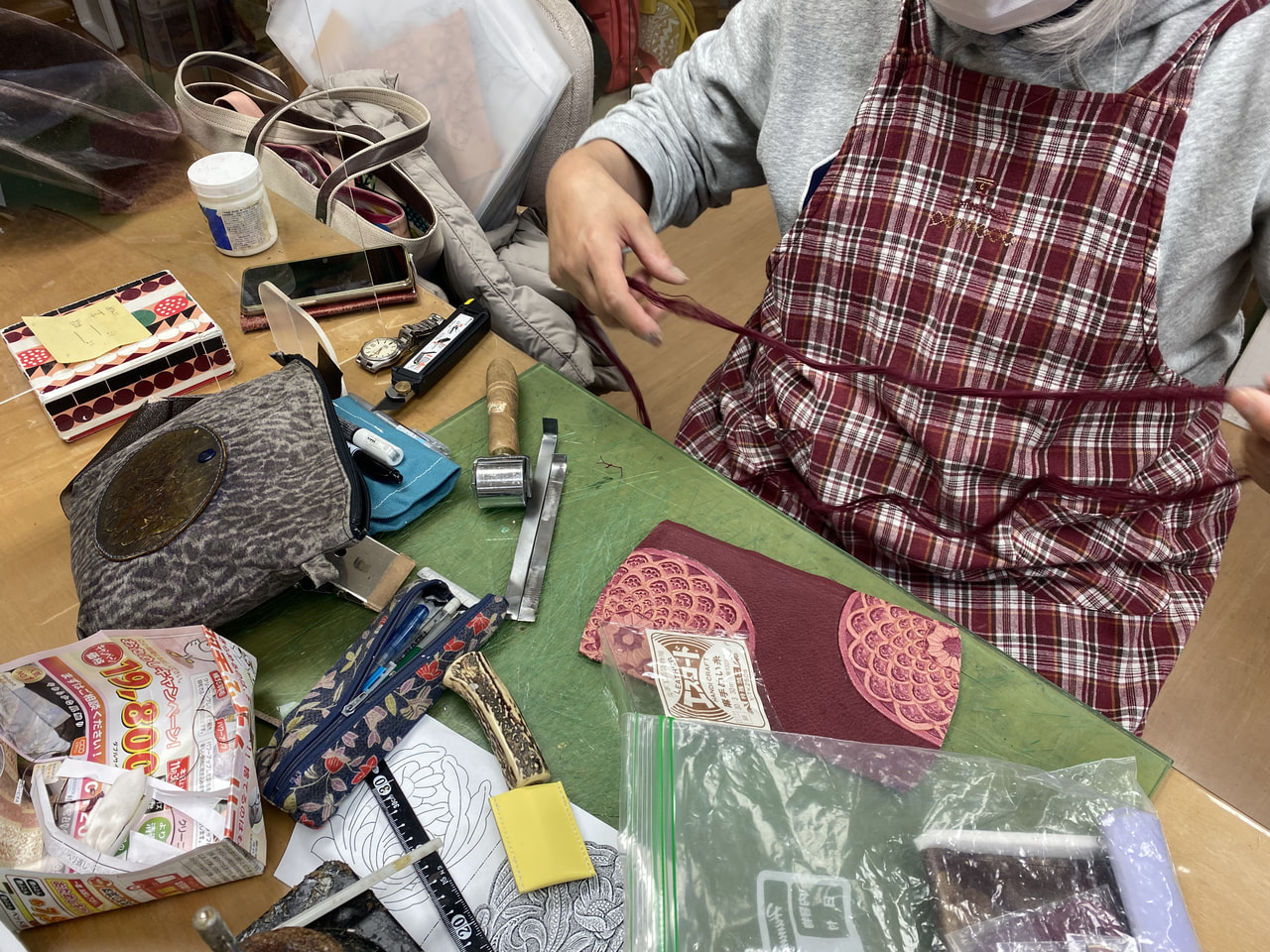 レザークラフト教室　木曜クラス12月　2回目