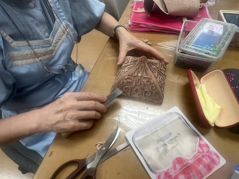 革の立体造形　レザークラフト教室　革工芸教室