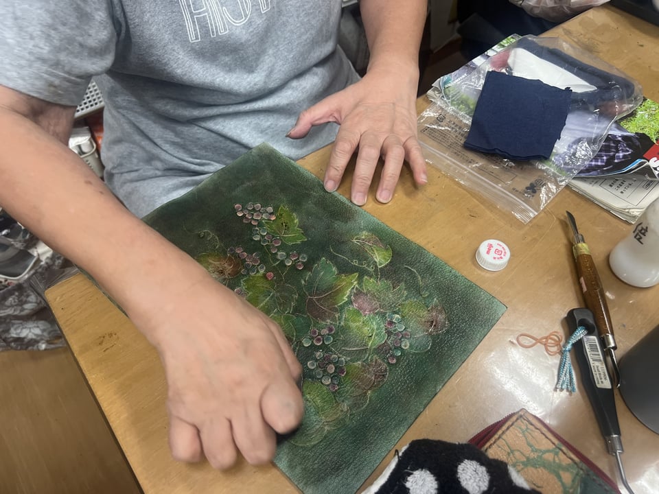 野葡萄ろうけつ染　レザークラフト教室　革工芸教室
