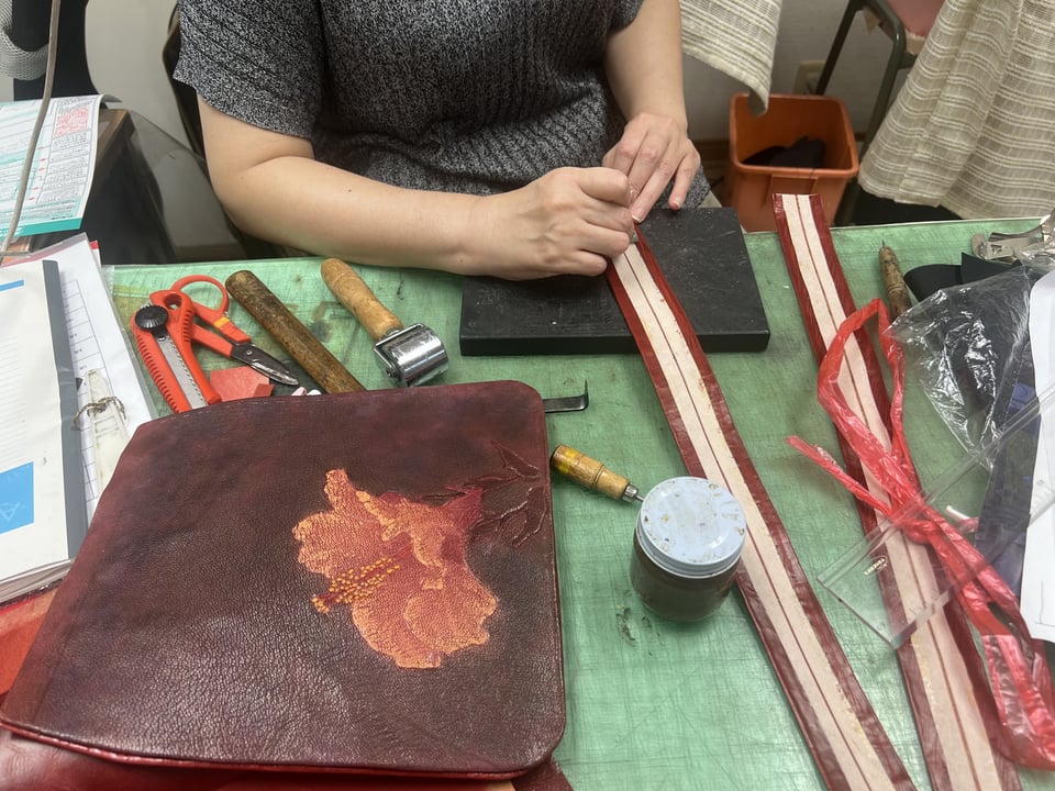 バッグ仕立て　レザークラフト教室　革工芸教室