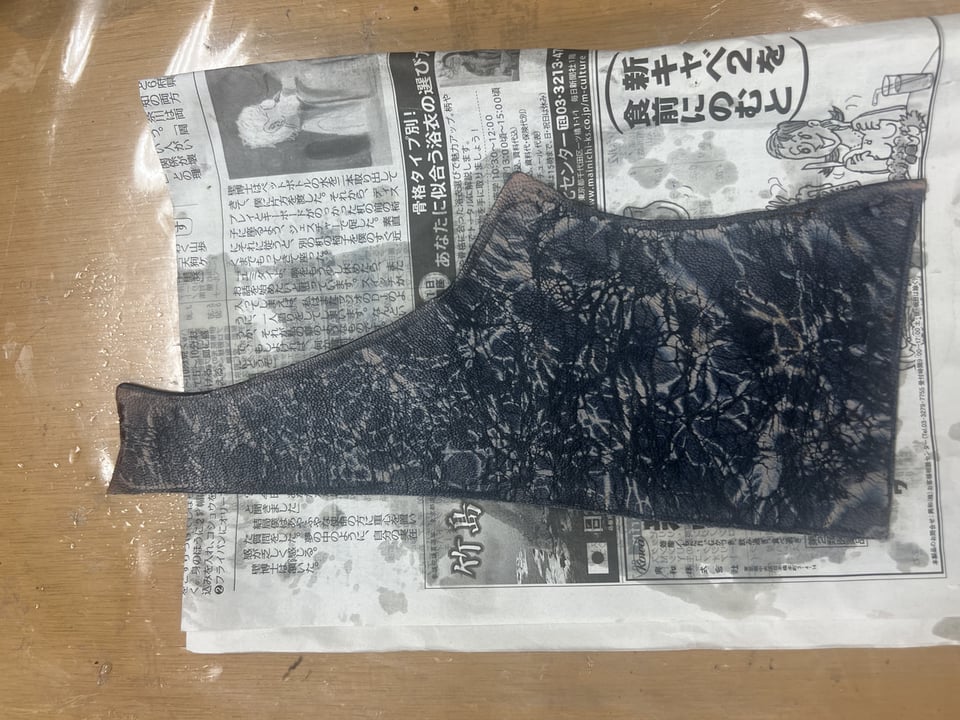 ろうけつ染逆ヒビ　レザークラフト教室　革工芸教室