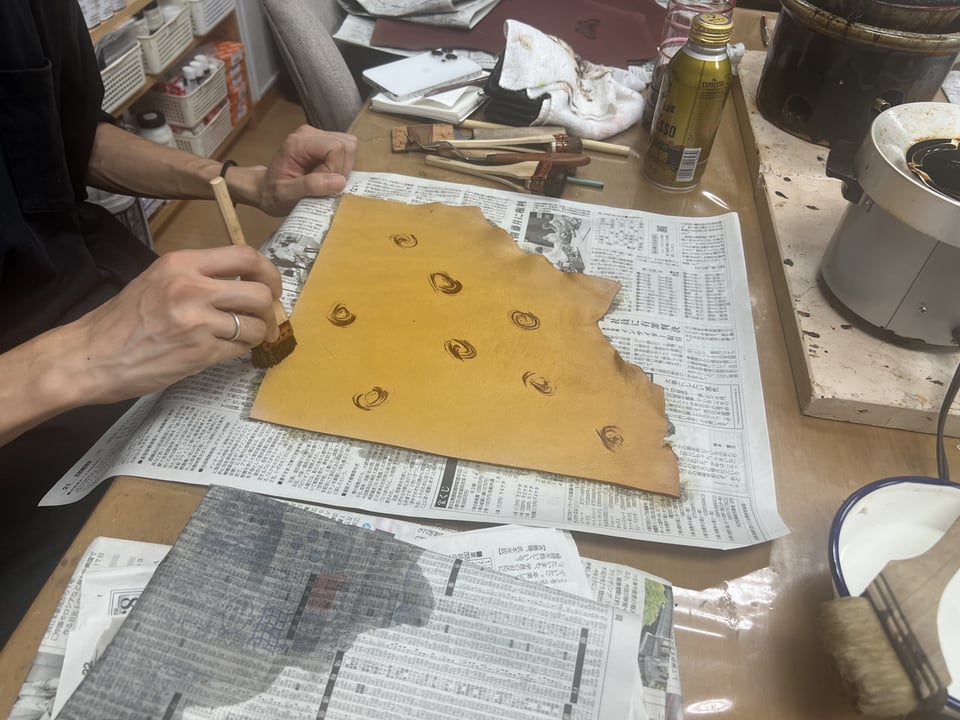 ろうけつ染山馬筆　レザークラフト教室　革工芸教室