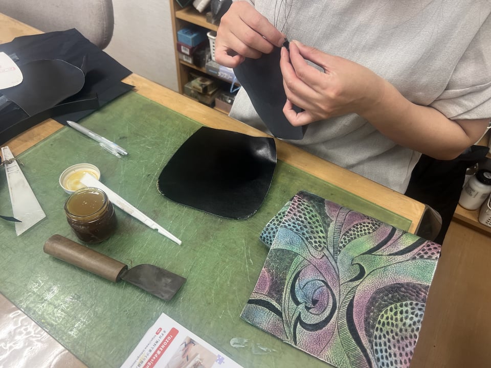 ポシェット仕立て　レザークラフト教室　革工芸教室