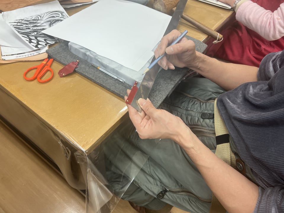 型紙起こし　レザークラフト教室　革工芸教室