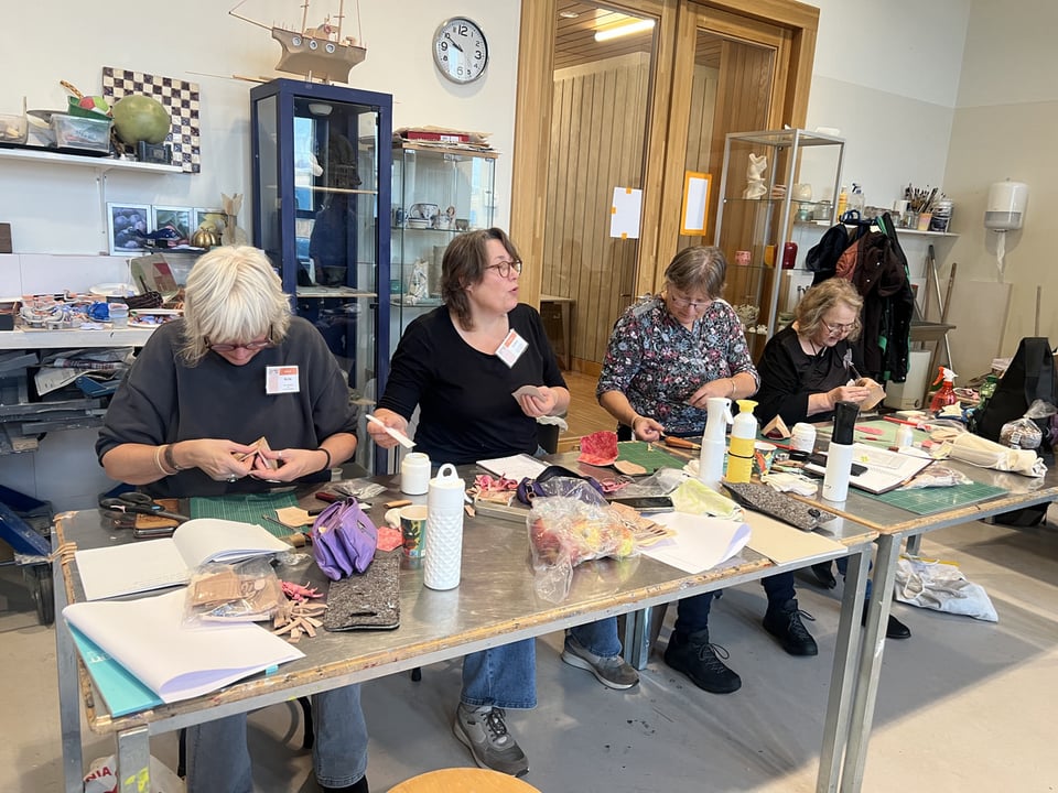 レザークラフト教室　革工芸教室　ELWATS講習会