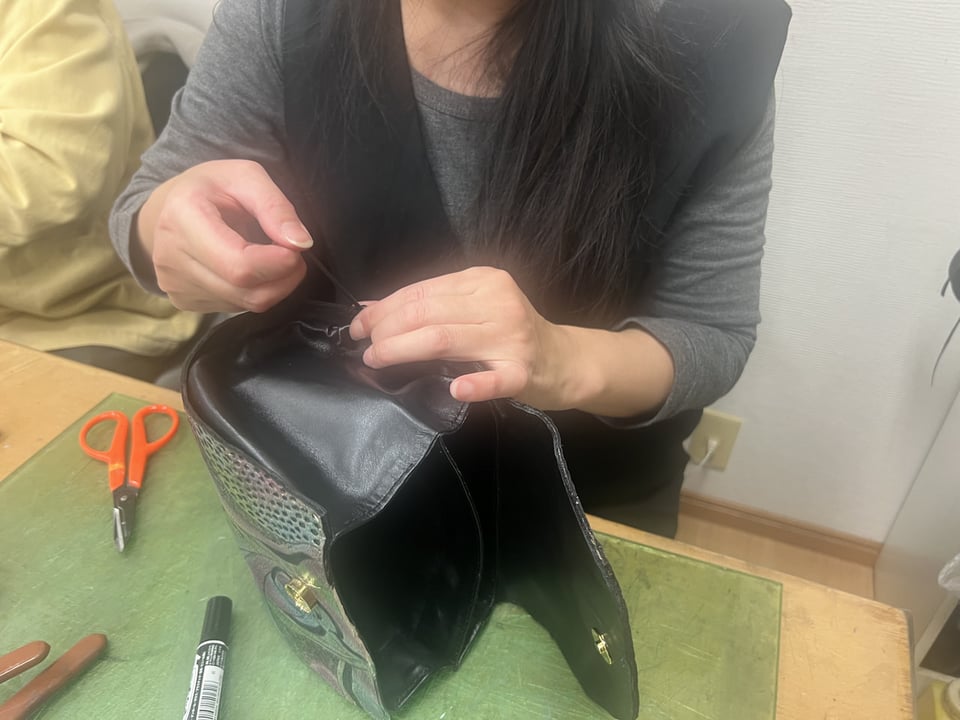 バッグ仕立て　レザークラフト教室　革工芸教室