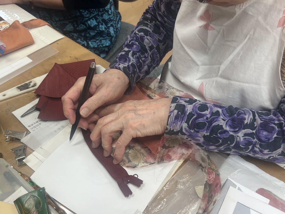 革とチュール　レザークラフト教室　革工芸教室