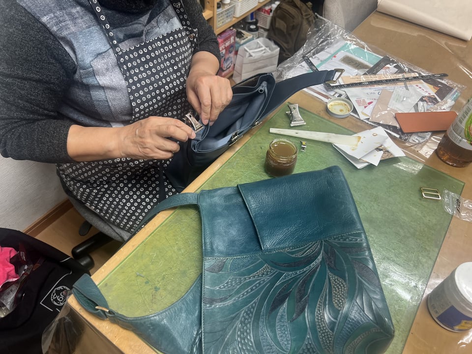 バッグ仕立て　レザークラフト教室　革工芸教室