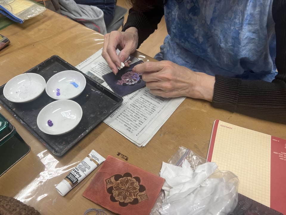 カービング染色　レザークラフト教室　革工芸教室