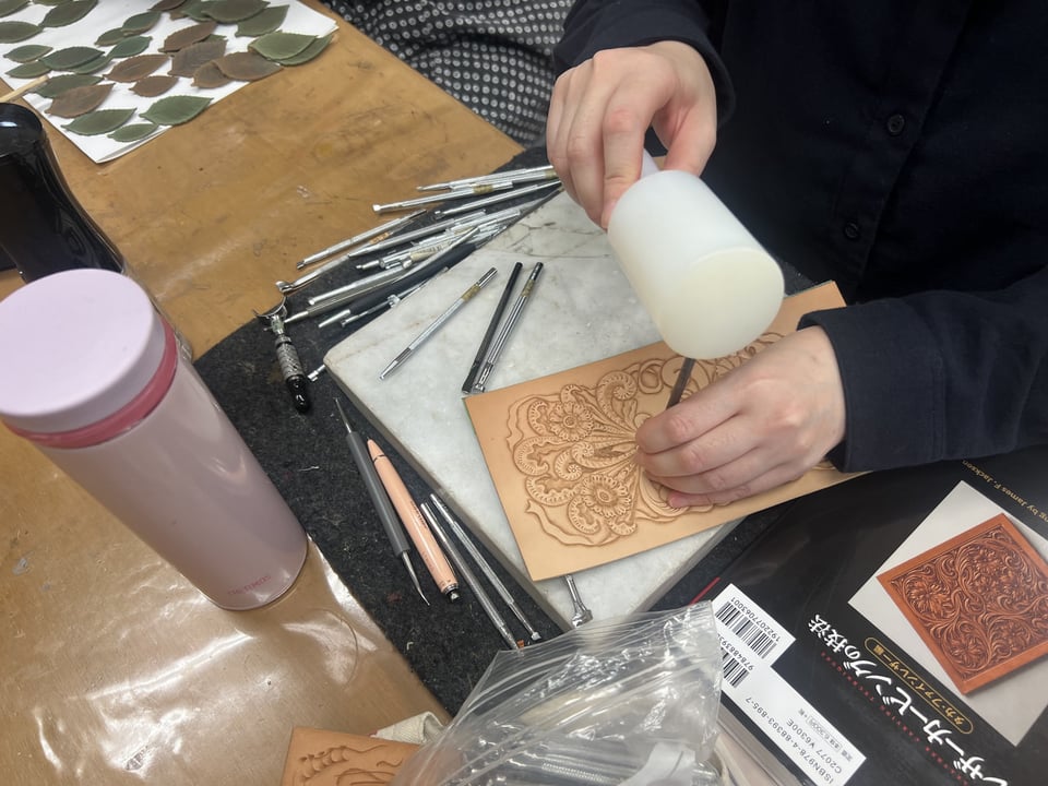 カービング　レザークラフト教室　革工芸教室