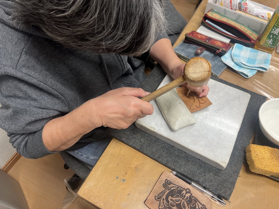 カービング　レザークラフト教室　革工芸教室