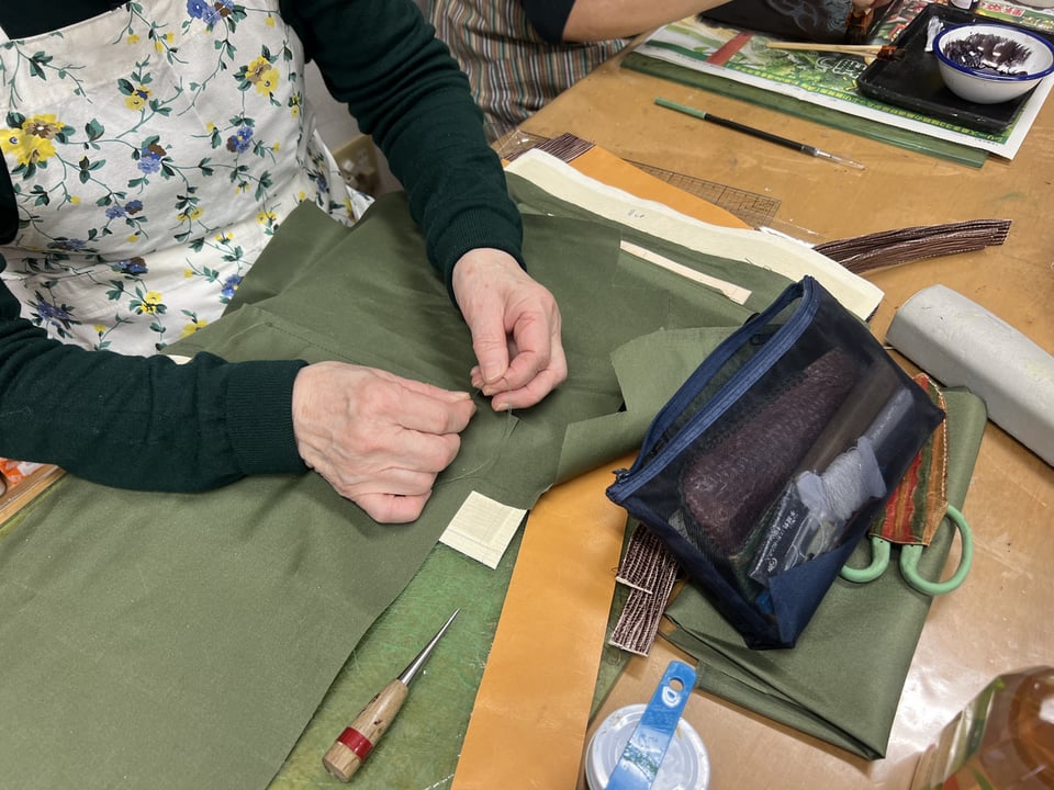 バッグ仕立て　レザークラフト教室　革工芸教室