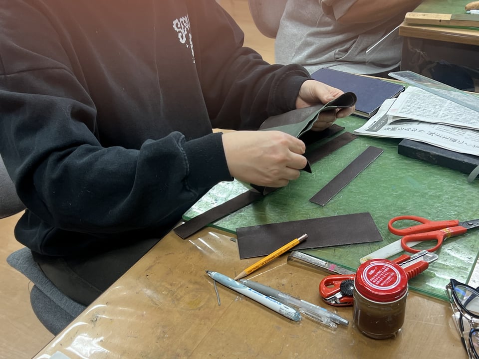 ブックカバー　レザークラフト教室　革工芸教室