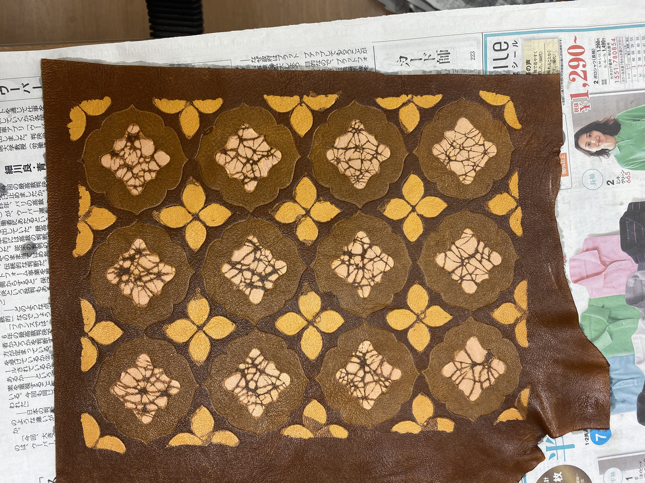 レザークラフト教室　ろうけつ染金曜クラス