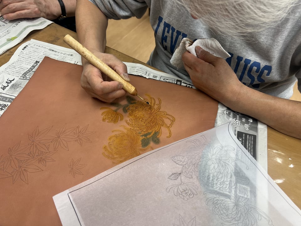 ろうけつコーン線描き　レザークラフト教室　革工芸教室