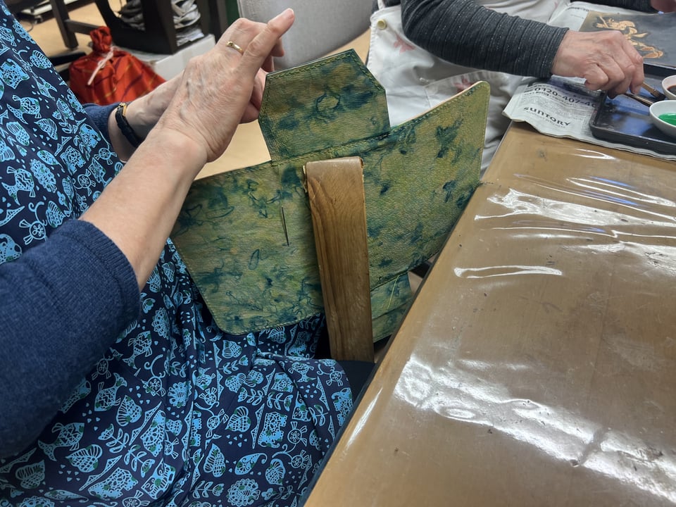 絞り染め　レザークラフト教室　革工芸教室