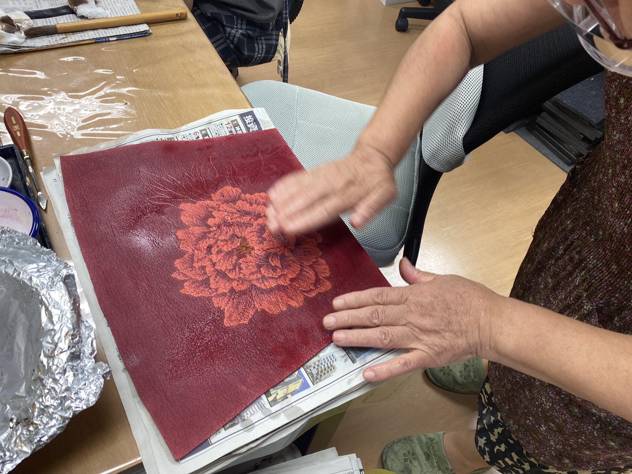 レザークラフト 教室　ろうけつ染め金曜クラス