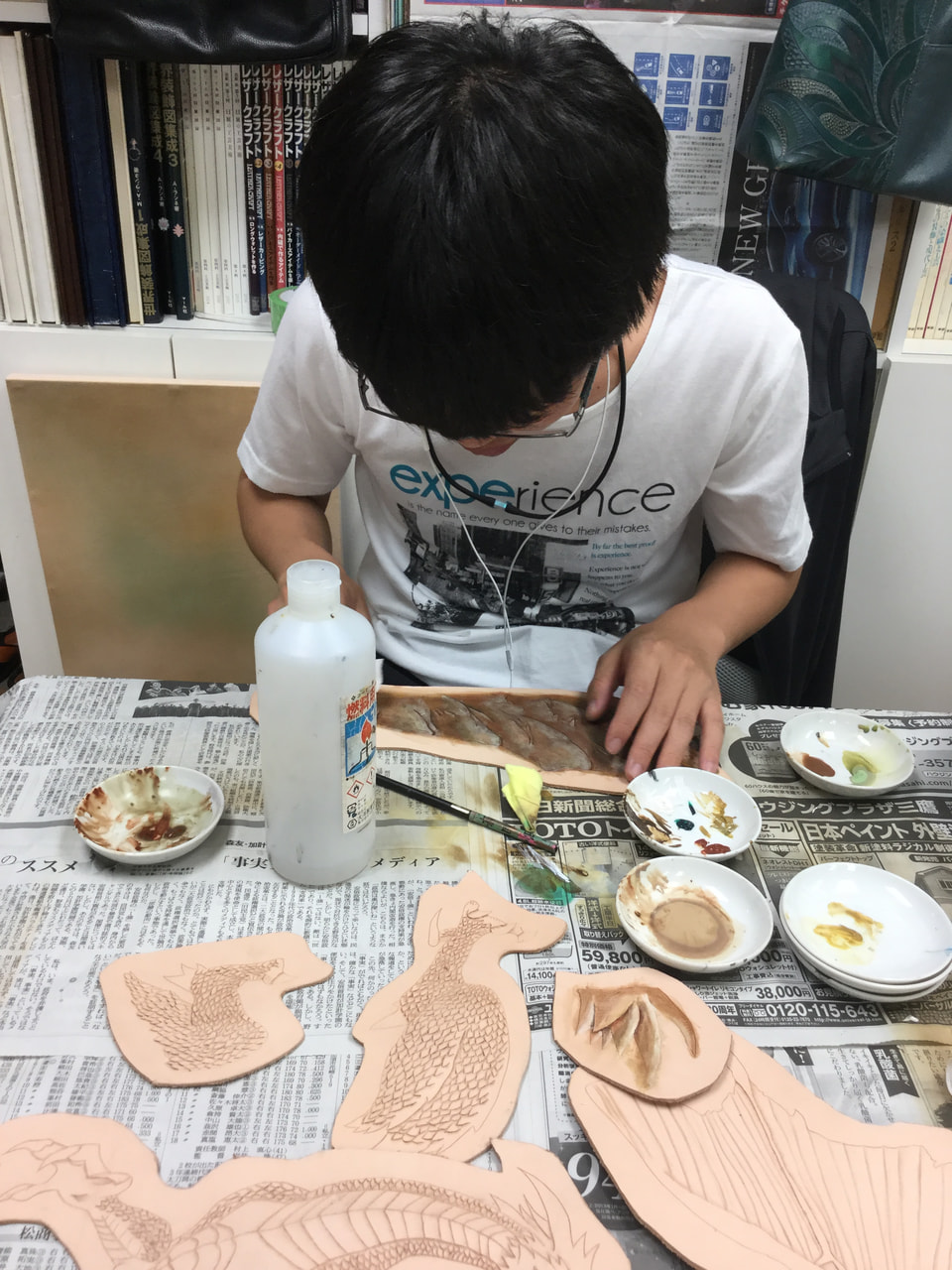 夏休み恒例、子供たちのレザークラフト教室−４