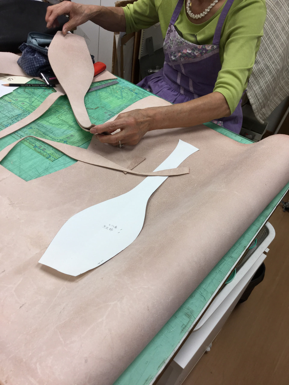 レザークラフト教室 月曜クラス2回目