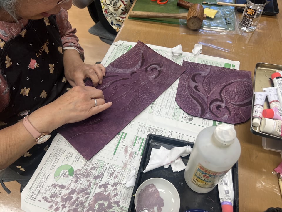 ポシェット仕立て　レザークラフト教室　革工芸教室