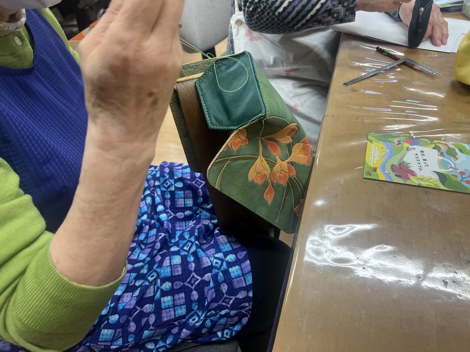 革ろうけつ染作品　レザークラフト教室　革工芸教室