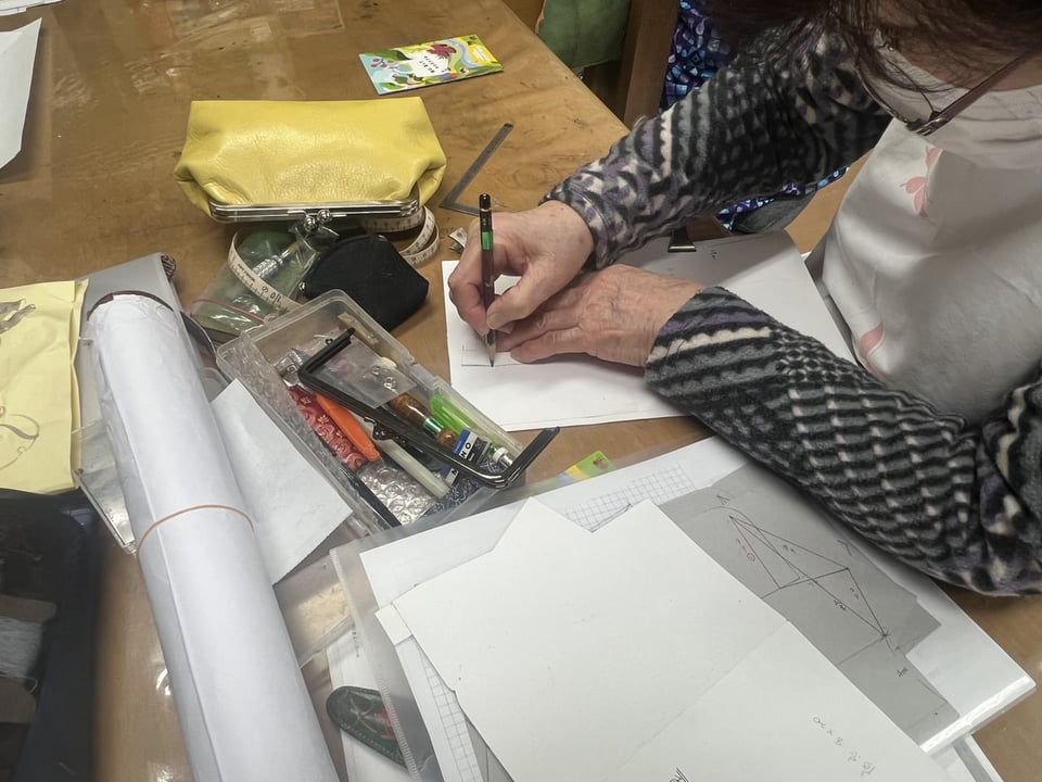 口金ポーチ型紙　レザークラフト教室　革工芸教室