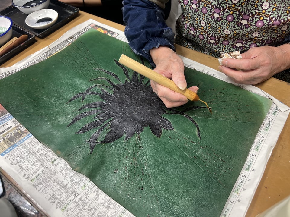 ろうけつ染月下美人　レザークラフト教室　革工芸教室