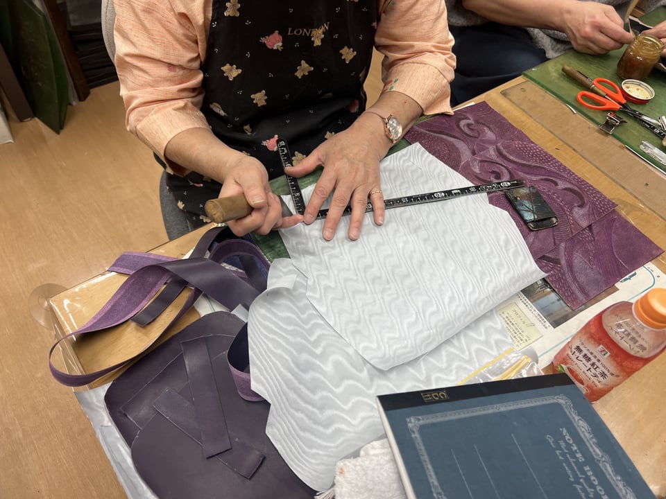 ポシェット仕立て　レザークラフト教室　革工芸教室