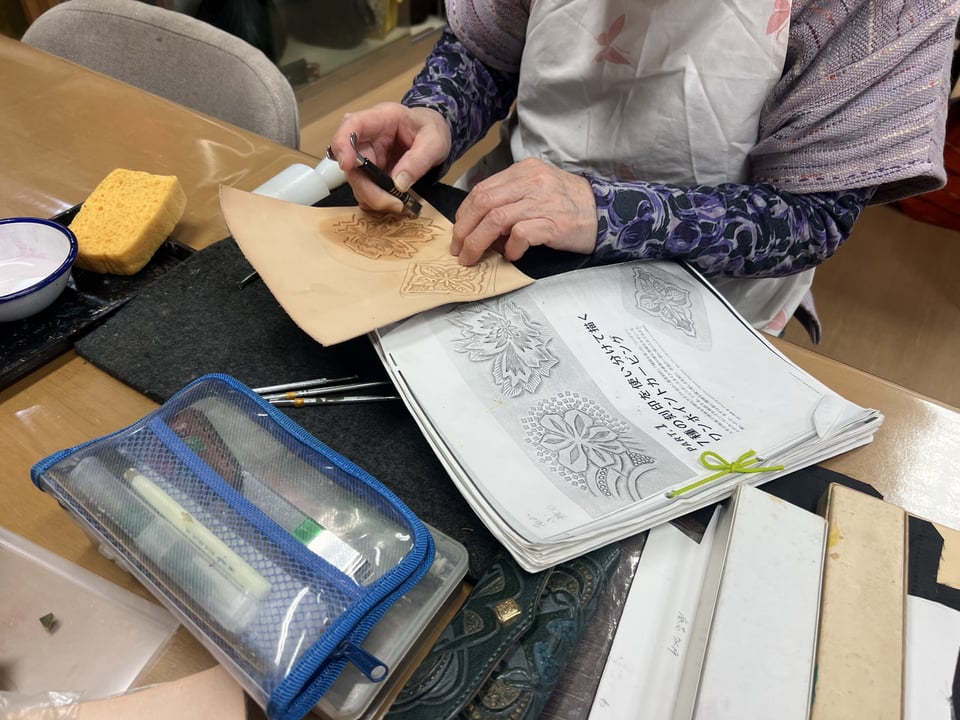 カービング　レザークラフト教室　革工芸教室