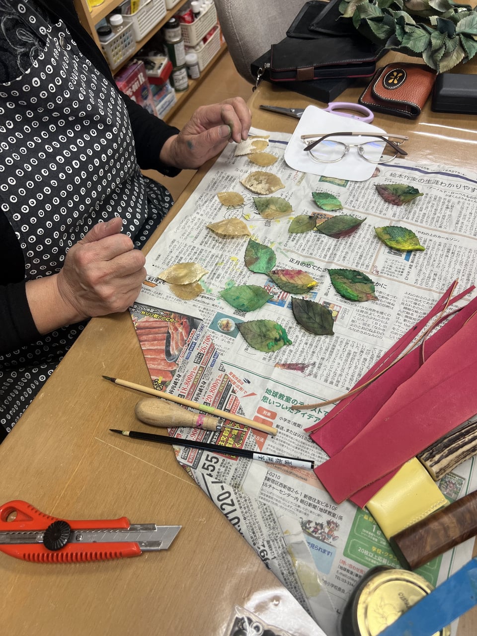 生皮染色　レザークラフト教室　革工芸教室