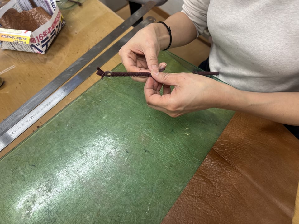 革作品試作中　レザークラフト教室　革工芸教室