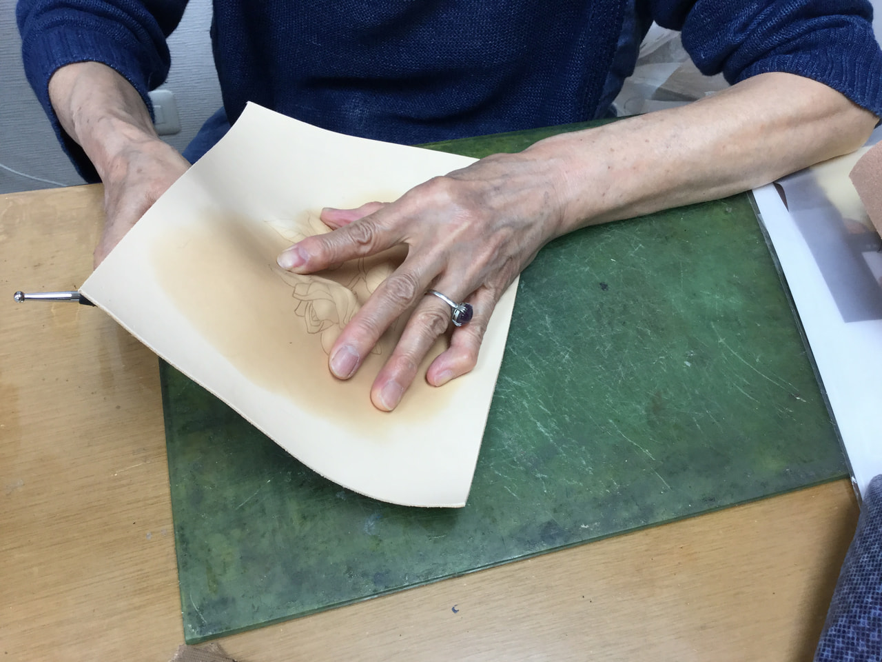 レザークラフト 教室　月曜クラス６月１回目