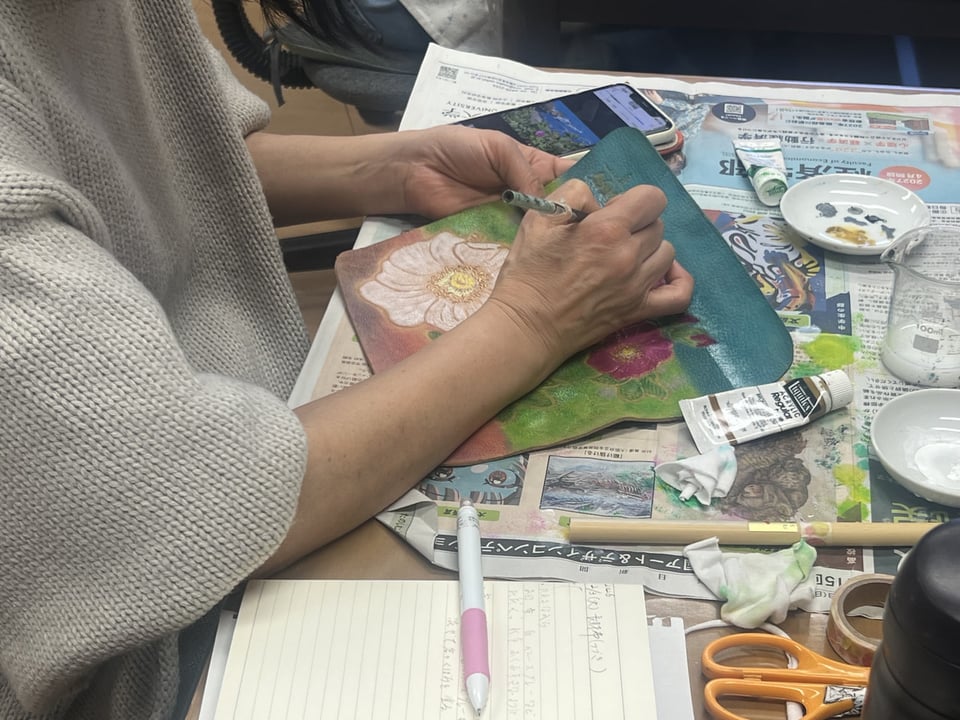 ラウンド札入れ　レザークラフト教室　革工芸教室