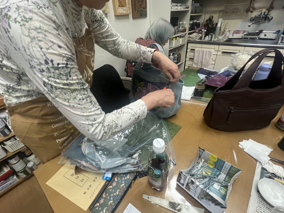バッグ仕立て　レザークラフト教室　革工芸教室